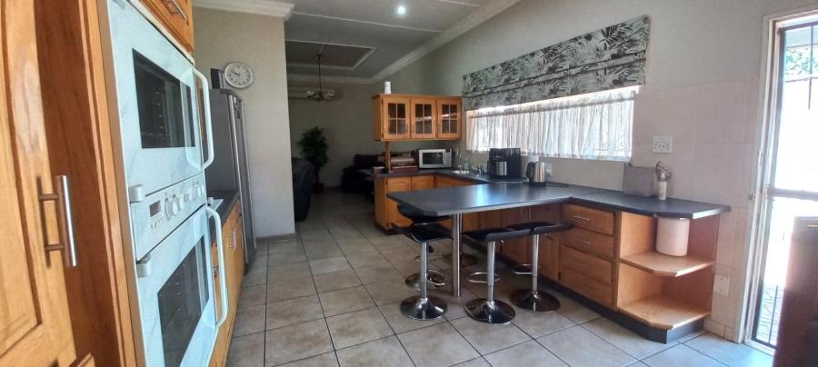 3 Bedroom Property for Sale in Roosheuwel North West